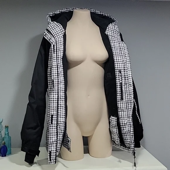 Coat - Picture 5 of 8